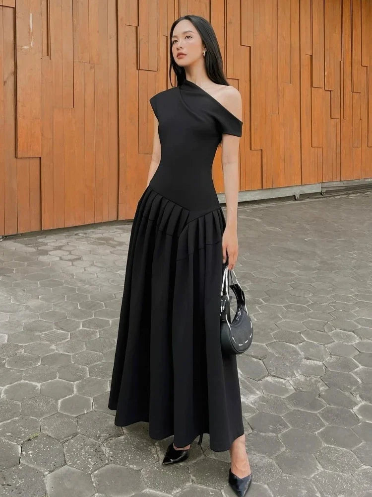 form-fitting dressFreesia - Elegant off shoulder dress