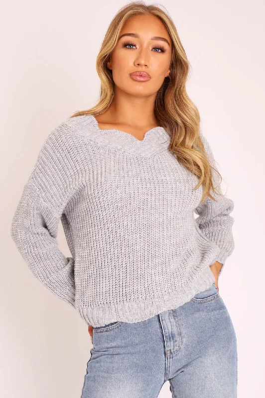 sporty casual pulloverGrey Knitted Scallop Edge Plunge Neckline Jumper - Lylia