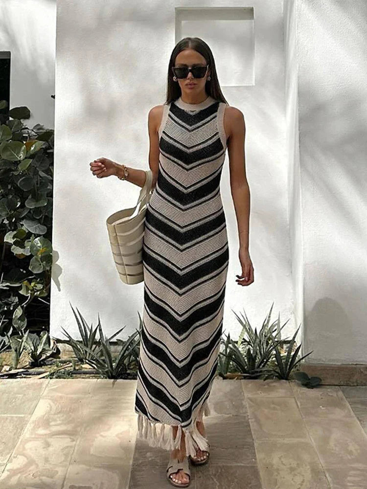 oversized dressFlora - Knitted striped dress with tassels