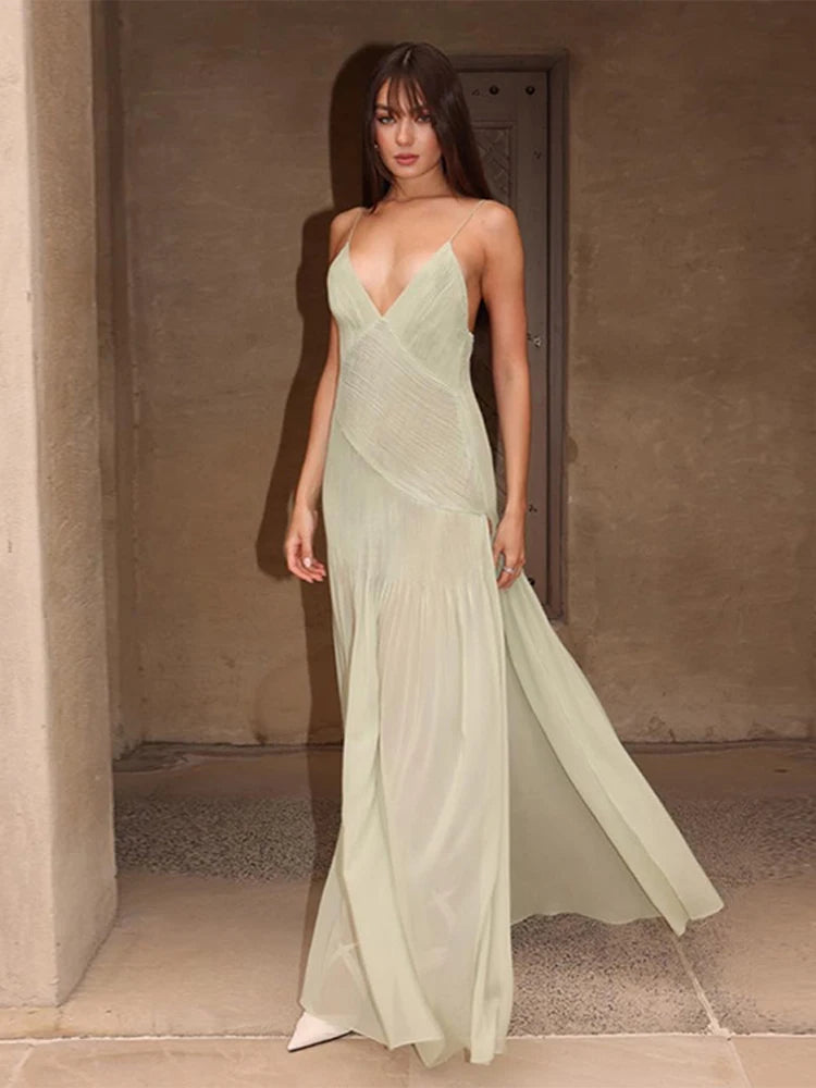 form-fitting dressJennifer - Backless flowing dress