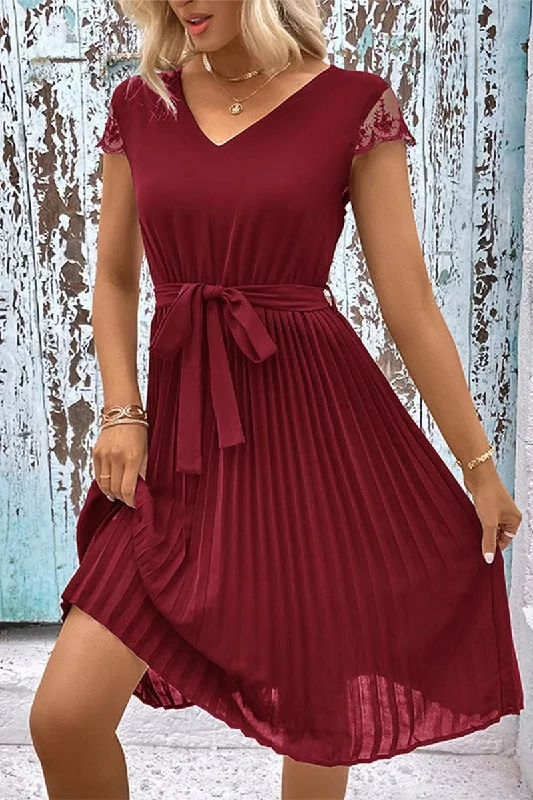 v-neck dressLACE DETAILED SLEEVELESS V NECK DRESS